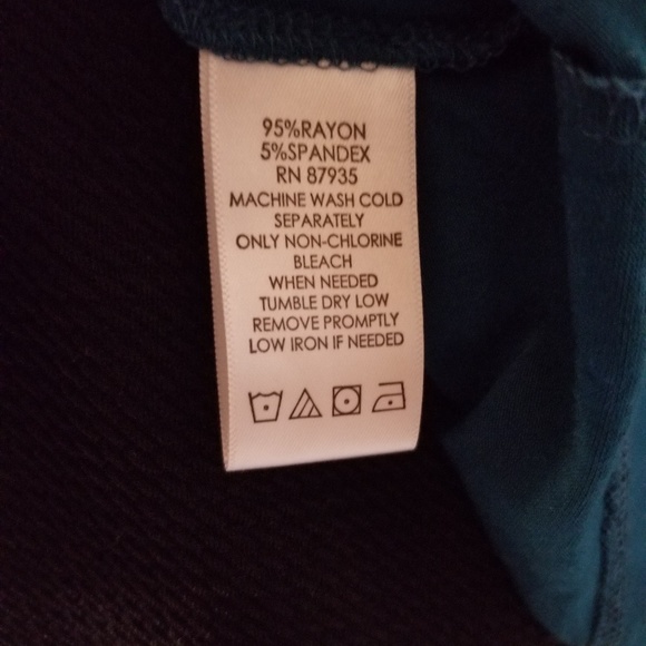 LOGO by Lori Goldstein hi-lo Ruffle Top! Size S - Picture 4 of 6